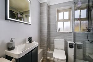 Family Bathroom- click for photo gallery